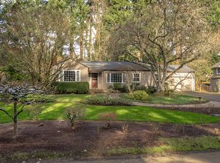 1111 Bayberry Rd, Lake Oswego, OR 97034