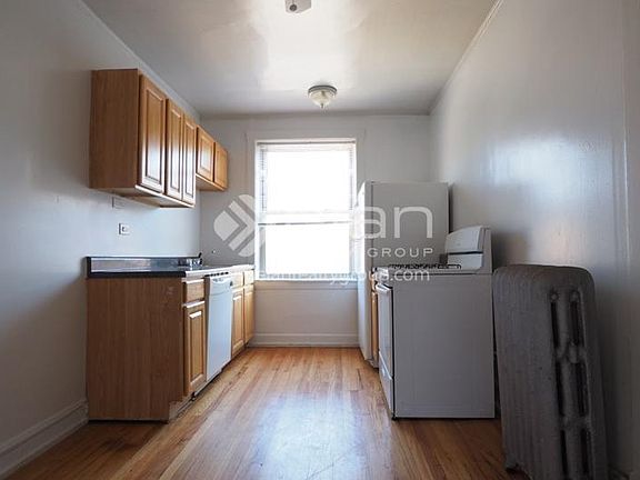 3rd image of 2348 W Touhy Ave APT 3H