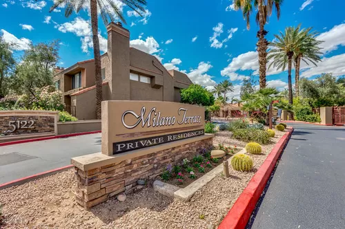 2 Bedroom/2 Bath in Beautiful Gated Scottsdale Golf Course Community! Photo 1