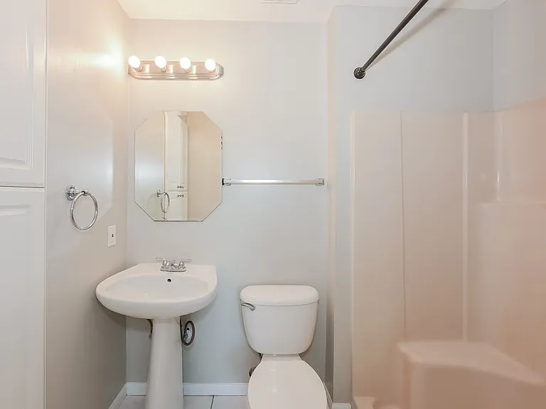 121 Lee Ct — Photo 11