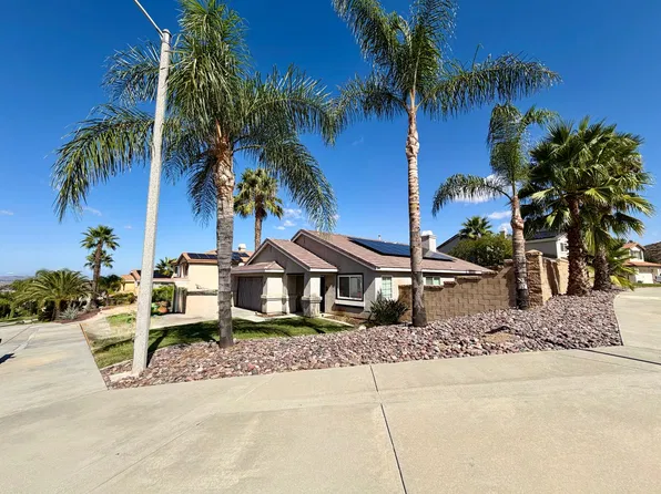 27884 Maywood Bend Dr, Sun City, CA 92585