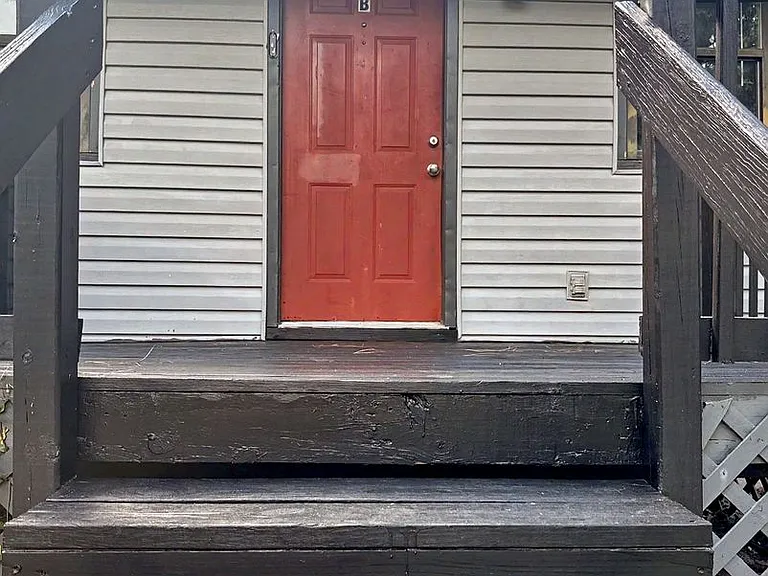 200 Bull Run Street — Photo 3