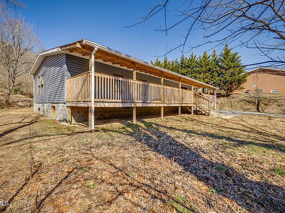 3rd image of 1425 Goshen Valley Rd