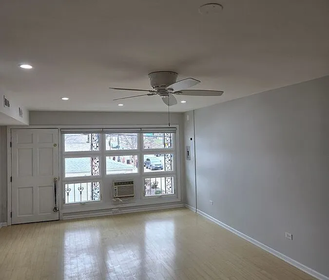1917 W 103rd St #202 — Photo 3