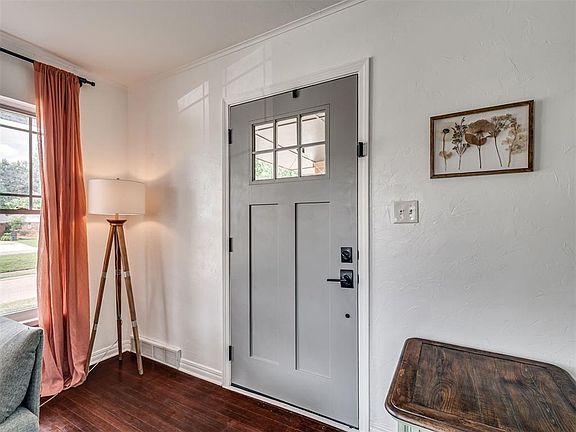 4th image of 9529 Village Dr