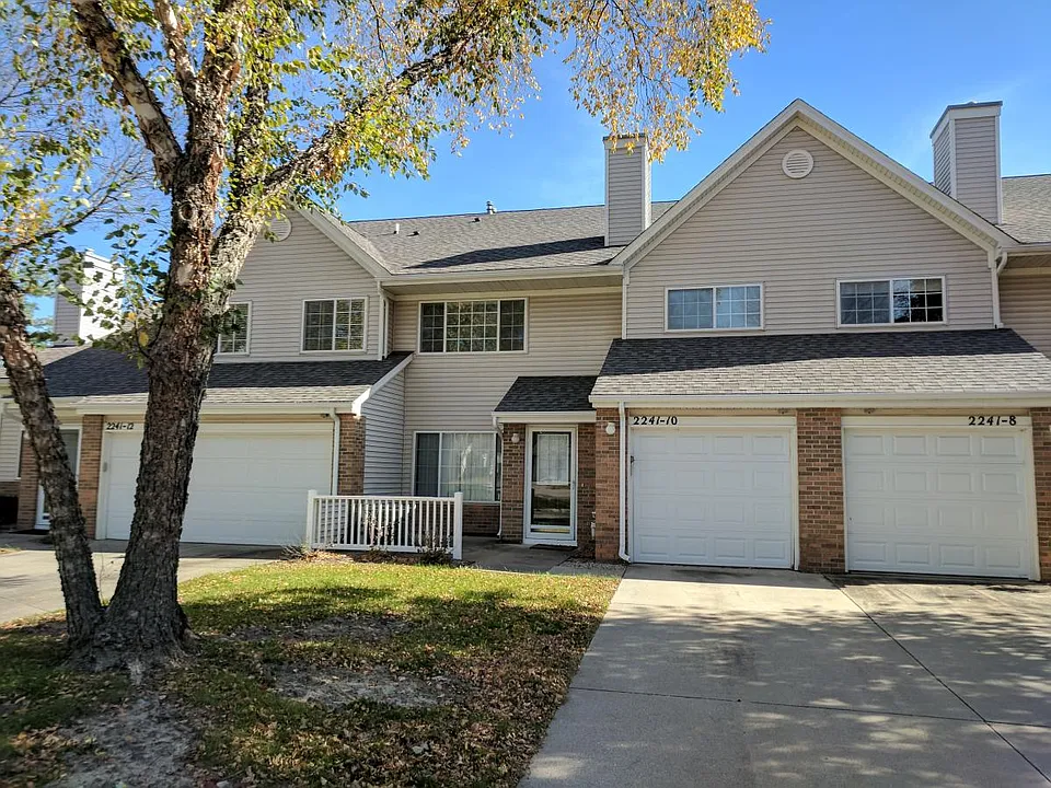 2241 Grand Ave #10