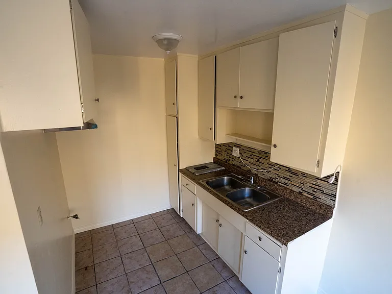 1941 Orchard Ave #3 — Photo 3