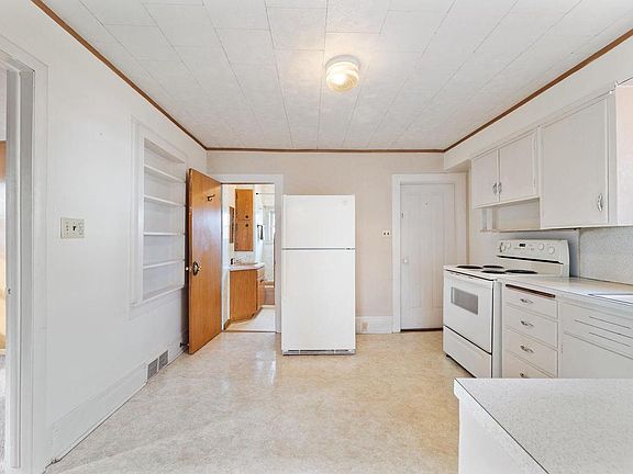 5th image of 102 South Albert Avenue