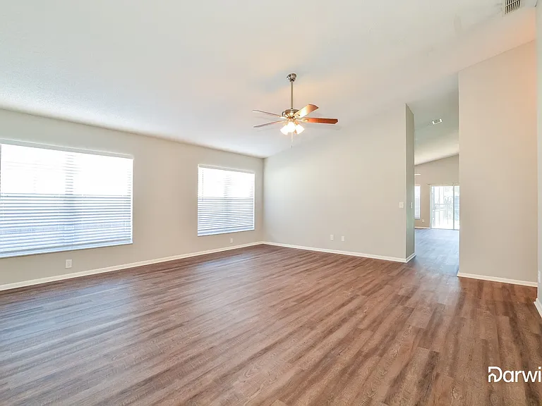 303 Aldrup Way — Photo 6