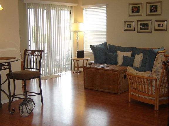 Living Room Hampton Chase Robbinsville