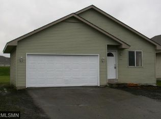 800 Juniper Ln NW, Montgomery, MN 56069