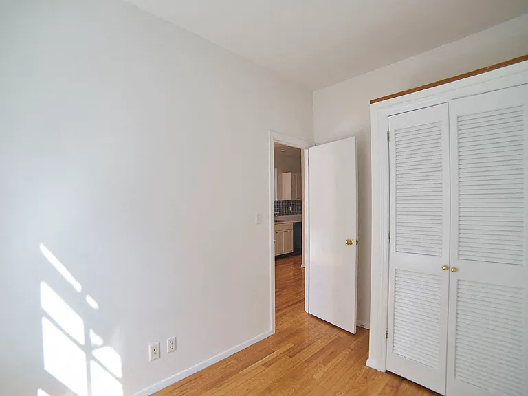 304 E 92nd St #4R — Photo 7