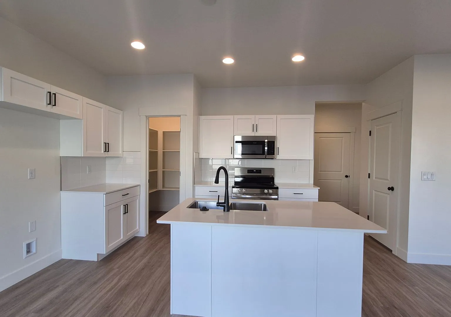 Brand New Townhome for Rent — Photo 4