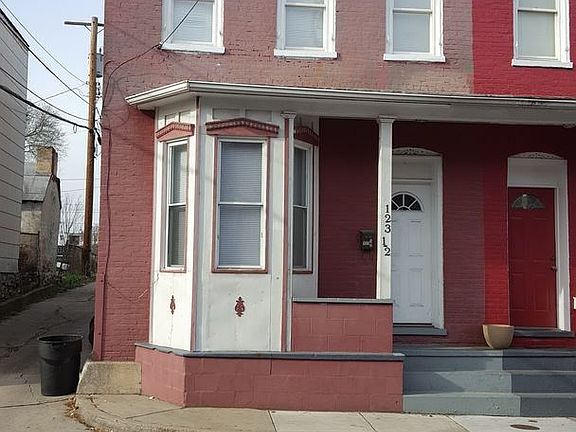 2nd image of 123 1/2 S Locust St