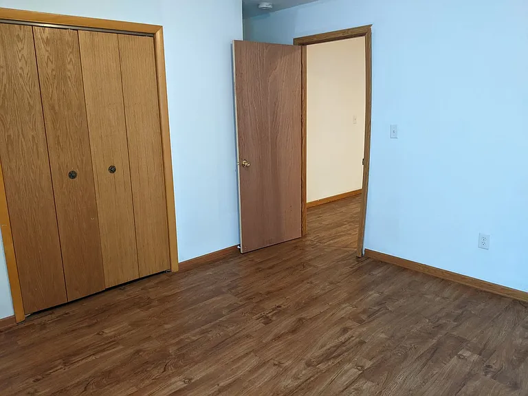 436 Russell Rd — Photo 10