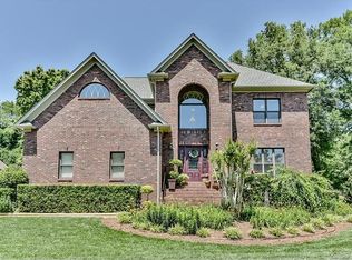 573 Beacon Knoll Ln, Fort Mill, SC 29708