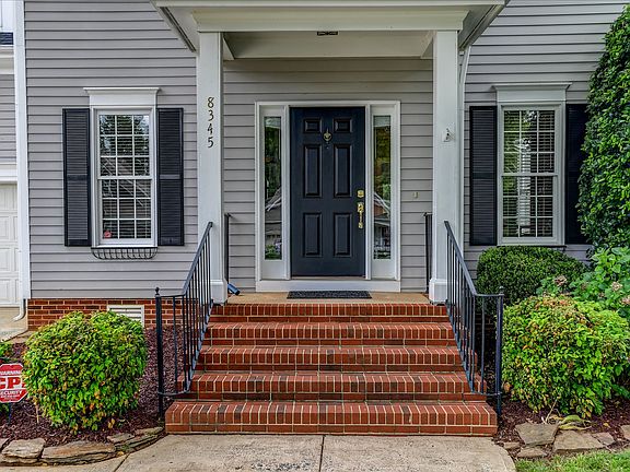 4th image of 8345 Sandowne Ln