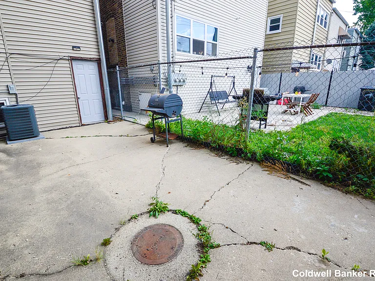 3945 W Schubert Ave #1E — Photo 11