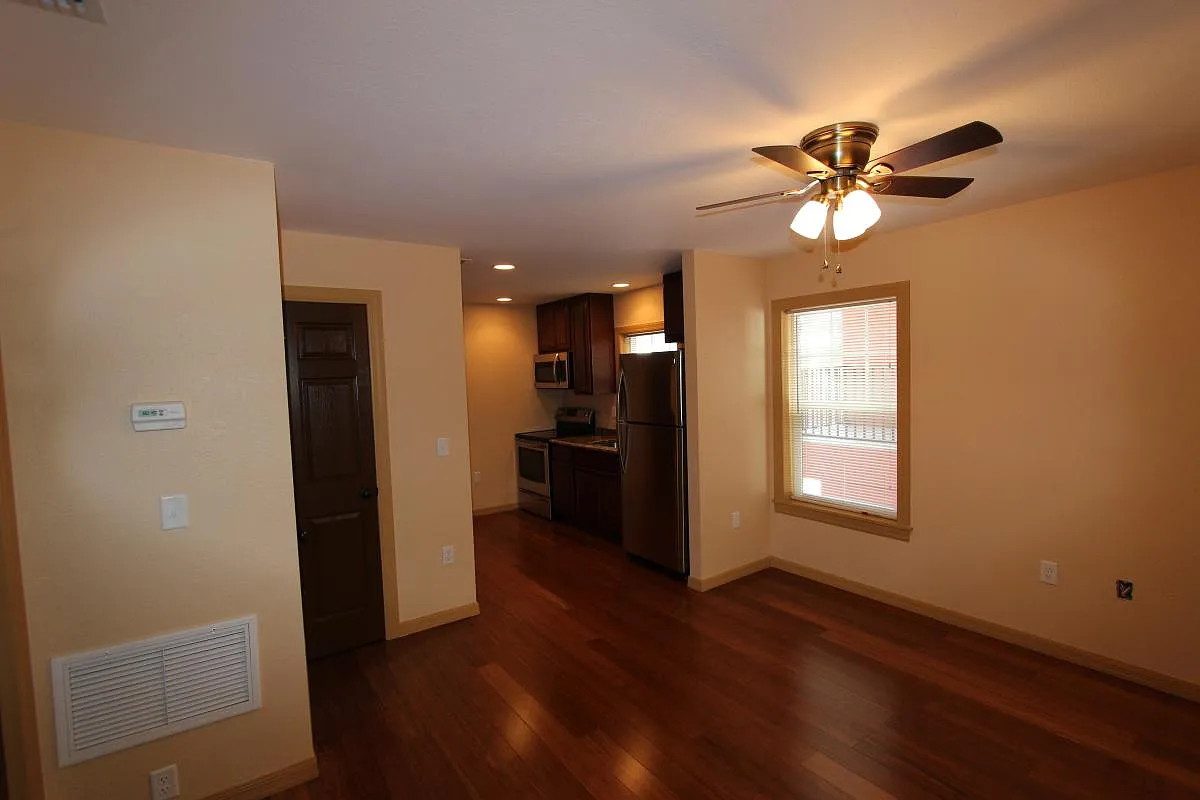 1 bed, 600 sqft, $1,950 — Photo 2