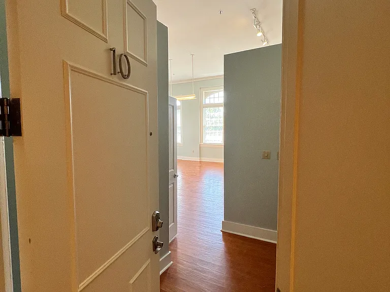 715 Sherman St #10 — Photo 1