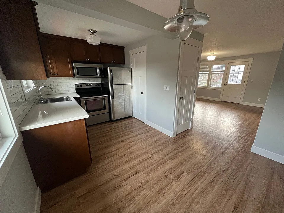 914-918 W 16th St #1601-1615