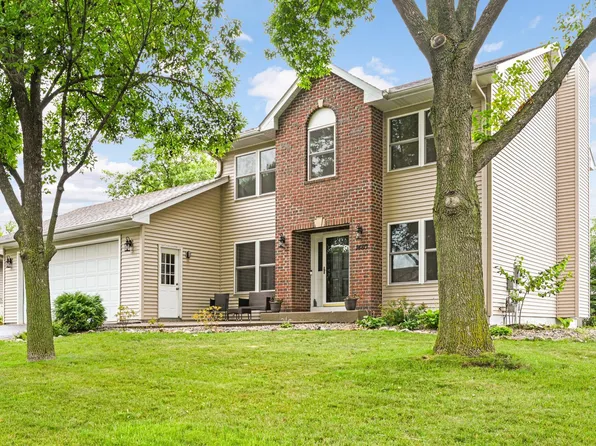 1480 Hunter Sq, Waconia, MN 55387