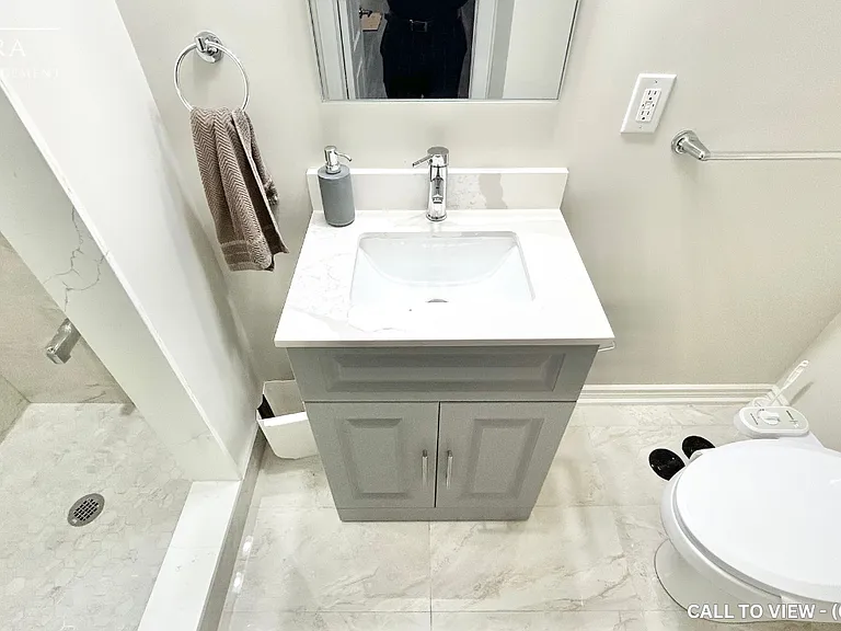 16 Hawtrey Rd #2 — Photo 10