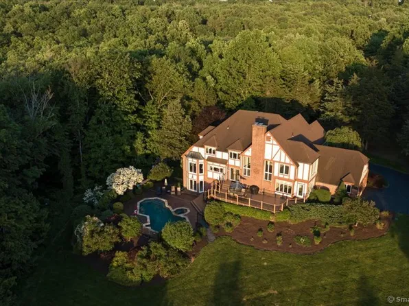 36 Metacom Drive, Simsbury, CT 06070