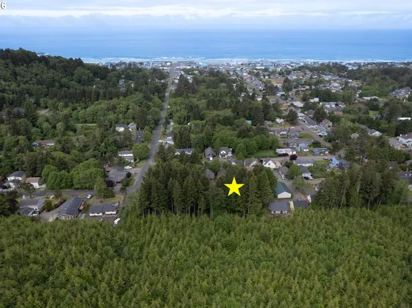 S Quadrant St, Rockaway Beach, OR 97136