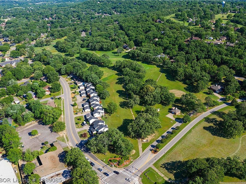 1st image of 2724 Brooken Hill Dr