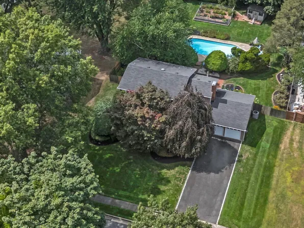 124 Sherwood Drive, Freehold, NJ 07728
