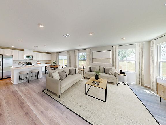 4th image of 1012 Merlin St