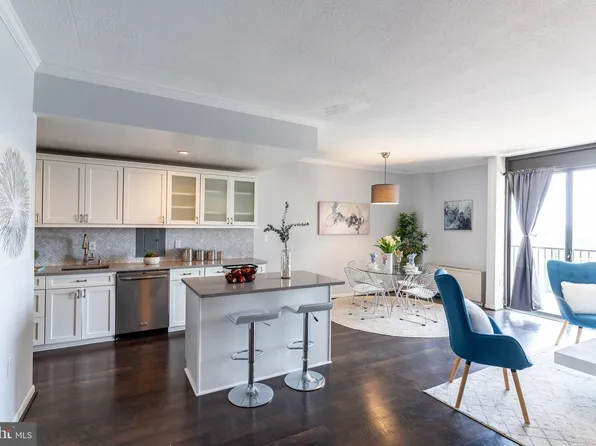 4242 E West Hwy #1116, Chevy Chase, MD 20814