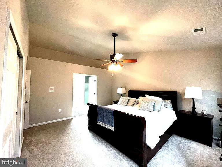20411 Middlebury St — Photo 10