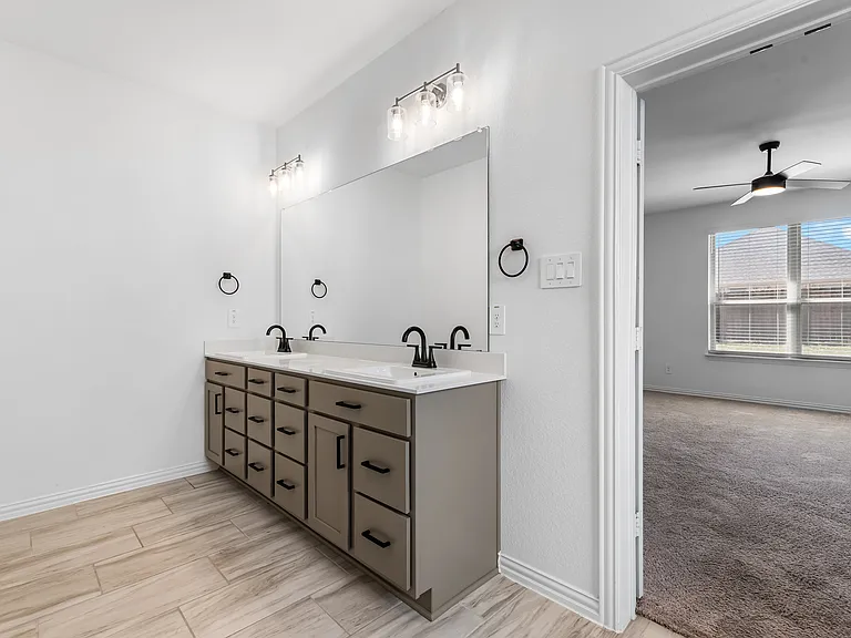 1227 Stockton Trl — Photo 18