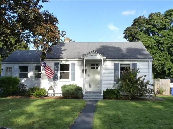 34 Union Ave, Warwick, RI 02889