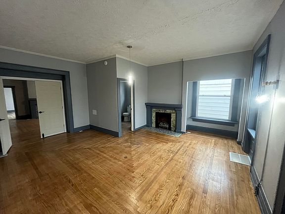 2nd image of 225 N Detroit St #A