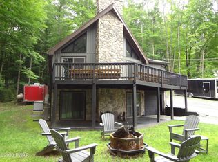 249 & 247 Laurel Ln, Greentown, PA 18426