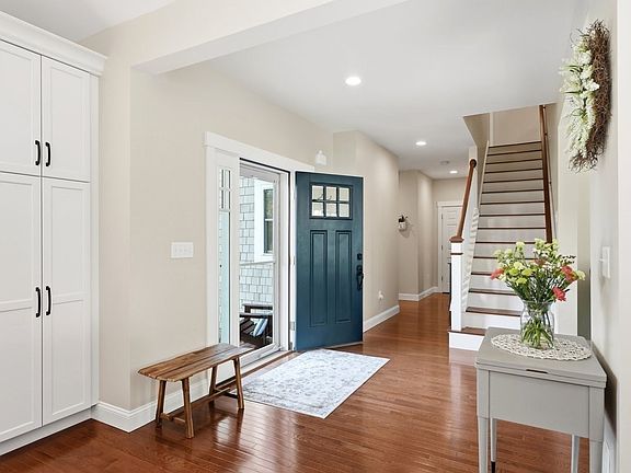 3rd image of 48 Inkberry Ln