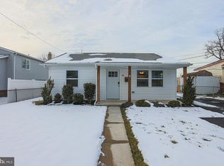 26 Helicopter Dr, Middle River, MD 21220
