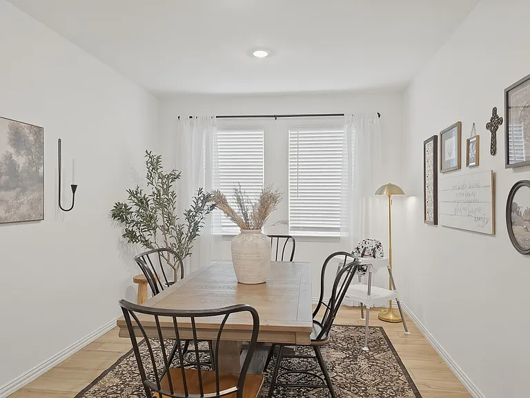 1100 Flameleaf Dr — Photo 8