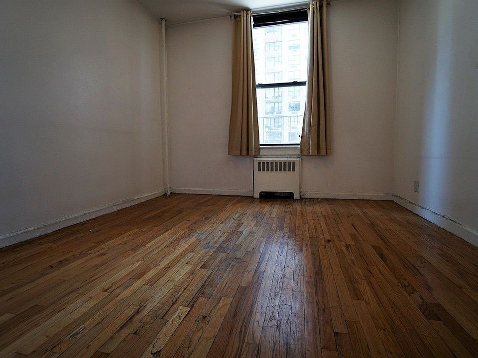 2nd image of 500 E 73rd St #C4