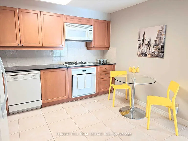 9 Greenbriar Rd #103 — Photo 10