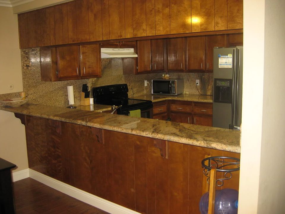 2nd image of 1721 Melrose Ave Unit 9