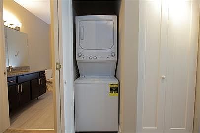 5th image of 1809 N Cambridge Ave APT 501