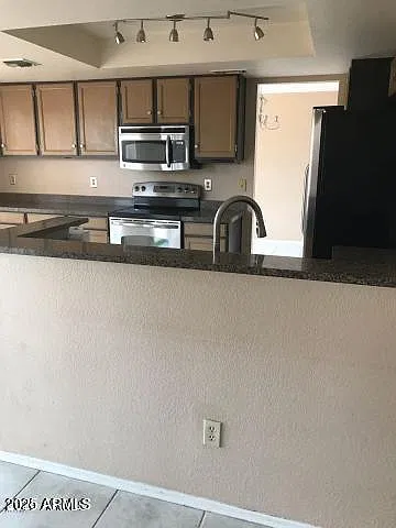 506 W Dennis Ct — Photo 1