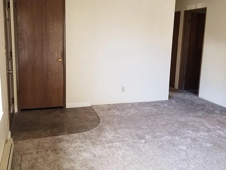 824 Broadway Ave #4 — Photo 5