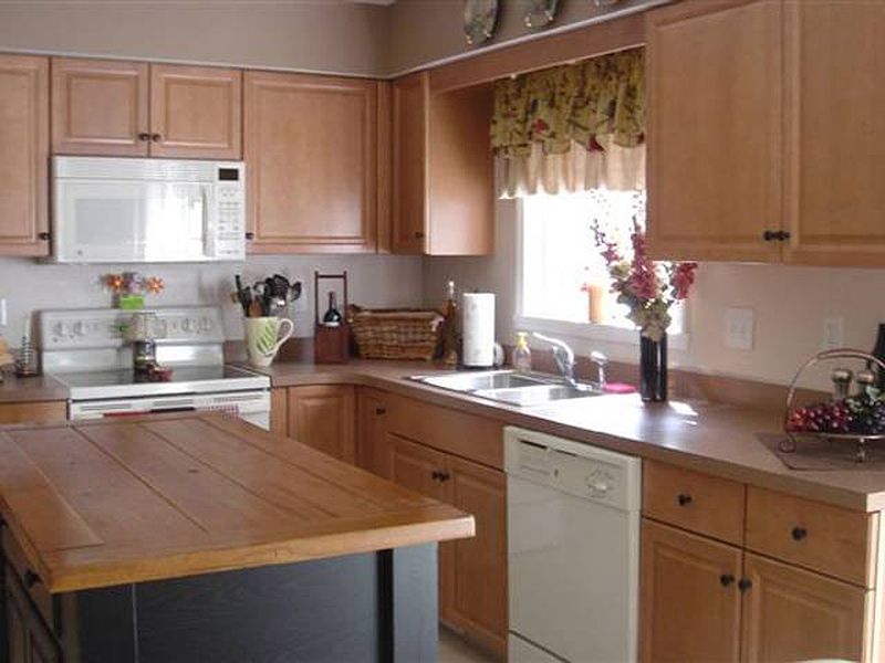 2nd image of 44 ASHGROVE Lane