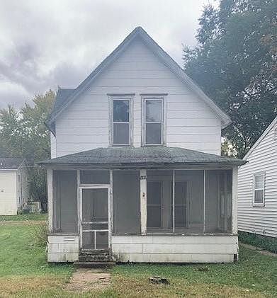 1st image of 240 Cottage Ave W