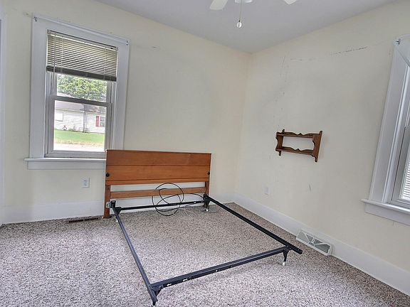 4th image of 1203 E Bristol St